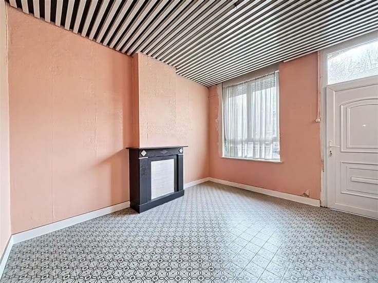 Maison 2 chambres à rénover - petit budget avec potentiel à