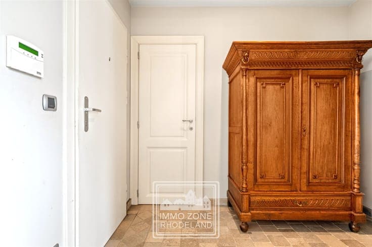 Beautiful single-story apartment with 2 bedrooms and a small