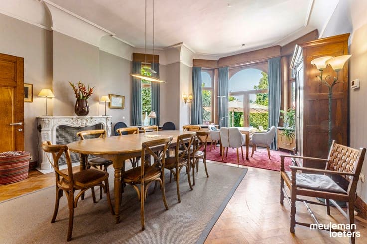 Picturesque villa with lush park garden in the heart of Rudd
