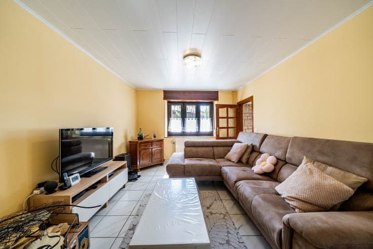 2-bedroom village house with potential in Vance