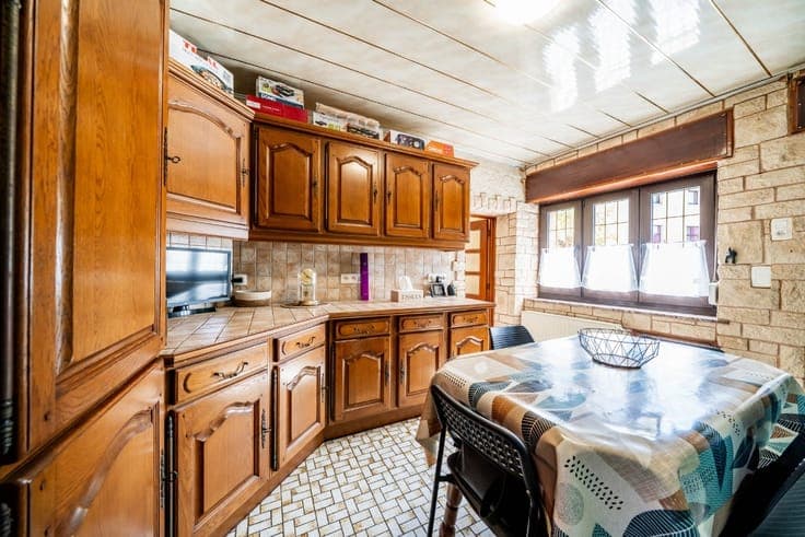 2-bedroom village house with potential in Vance