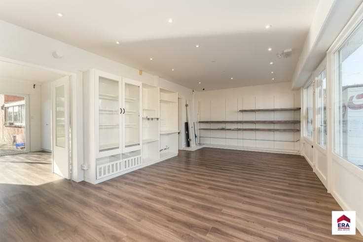 Commercial property with home in Tielt