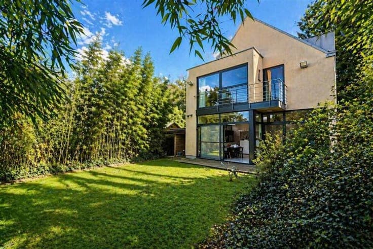 Vivier d’Oie – Marc Corbiaux House facing the Bois de la Cam