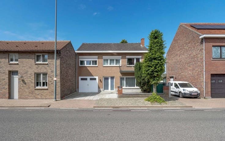 Sale - House Gingelom - 410,000 €