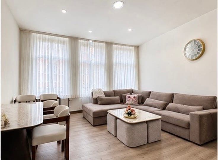 3 BEDROOMS – COMMERCIAL SPACE – GREAT OPPORTUNITY!