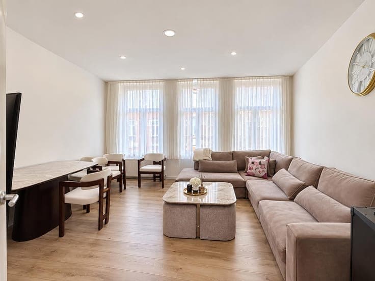 3 BEDROOMS – COMMERCIAL SPACE – GREAT OPPORTUNITY!