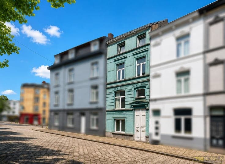 Te koop, herenwoning met 4 slaapkamers in het centrum van...