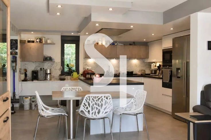 Sale - House Attert - 710,000 €