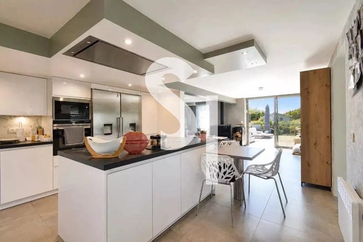 Sale - House Attert - 710,000 €