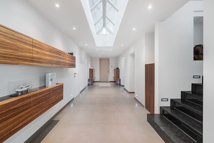 Experience ultimate luxury in a green haven in Enghien