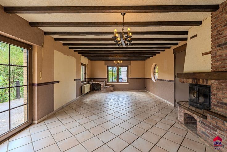 6-bedroom detached house in downtown Habay