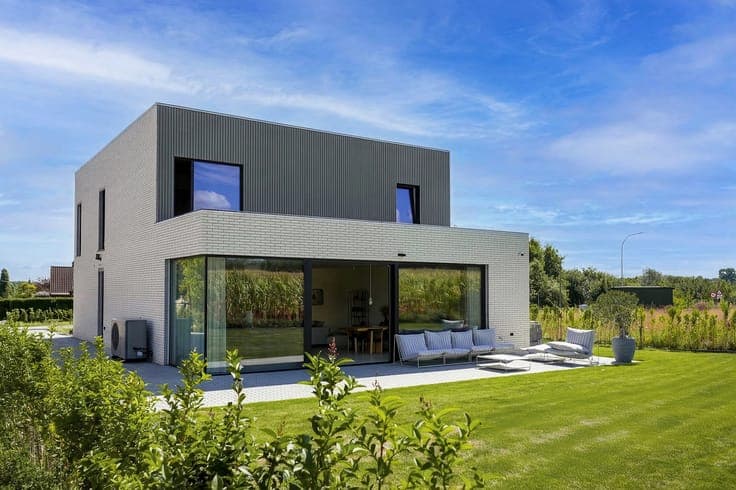 Luxury New-Build Villa with Open Views in Marke