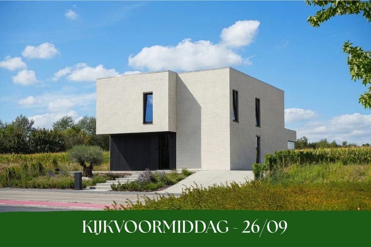 Luxury New-Build Villa with Open Views in Marke
