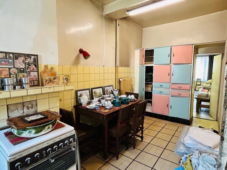 FOR SALE : HOUSE 380M² + WAREHOUSE- GARAGE