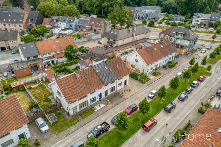Charming Attached Home with Sunny Terrace Near Heuvelpark a