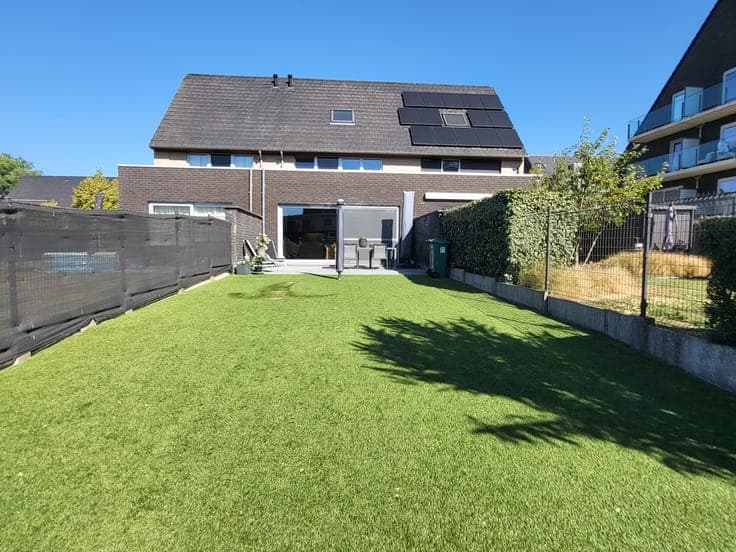 Moderne eengezinswoning (2016) met 3 slaapkamers, garage ...