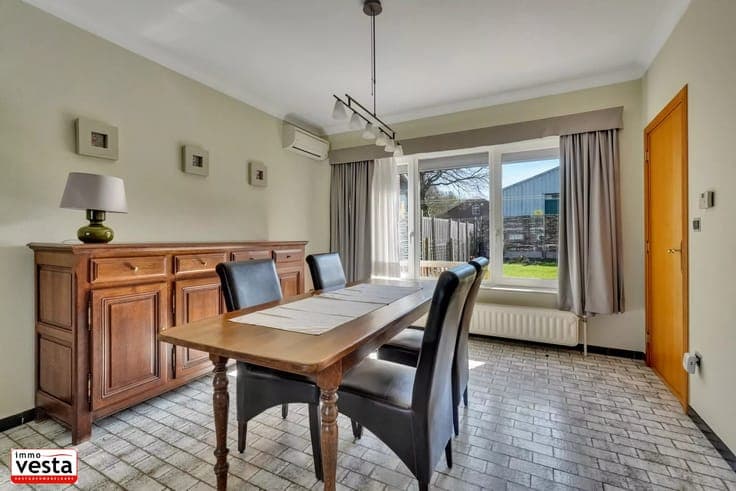 Spacious 4-Bedroom Family Home in Landen