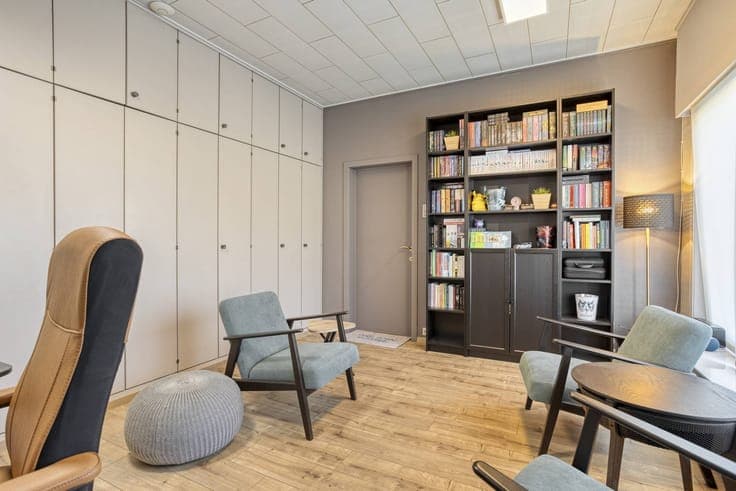 Exceptionally spacious house (307m²) for sale in the center