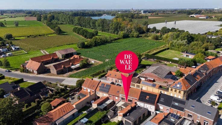 Exceptionally spacious house (307m²) for sale in the center