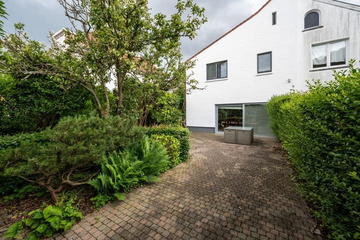 4-Bedroom House with Annex in Stockel
