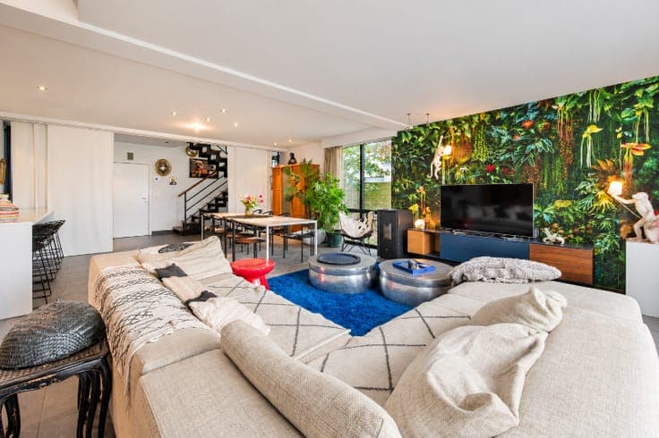 ALLEENSTAANDE RUIME MODERNE VILLA