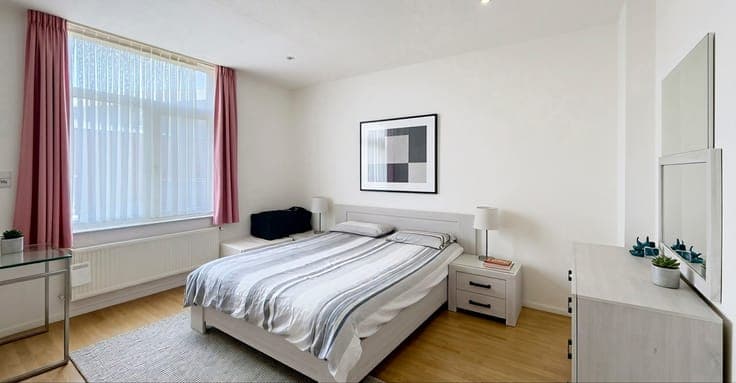 Spacious 4-bedroom house with studio