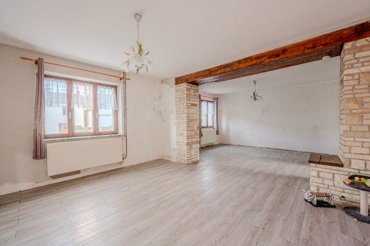 Charming 5-bedroom house with a terrace in Heer
