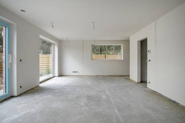 Semi-detached new-build house for sale with 3 rooms, drivewa