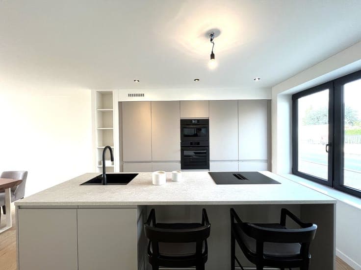 Volledig gerenoveerd woning met prachtige en Zuid-West ge...
