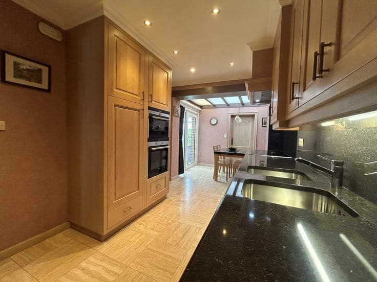 Move‑in ready detached house with large garden