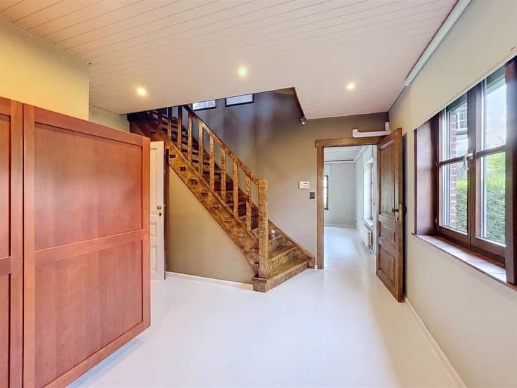 Quietly located open-plan development with a swimming pond –