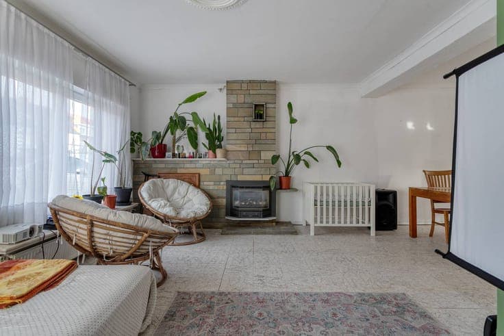Family home to renovate with garden in a prime location