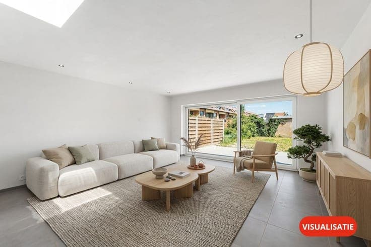 Instapklare, gerenoveerde woning met 4 slaapkamers vlakbi...