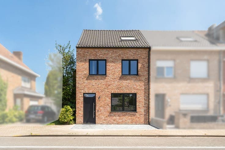 Instapklare, gerenoveerde woning met 4 slaapkamers vlakbi...