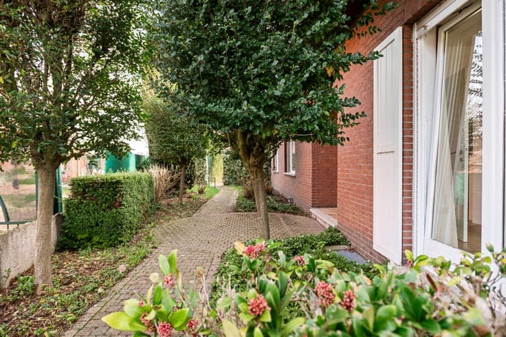 Charming single-storey villa on an impressive plot