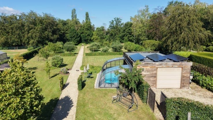 Moderne villa van 247m² op 58 are met bijgebouw-garage en...
