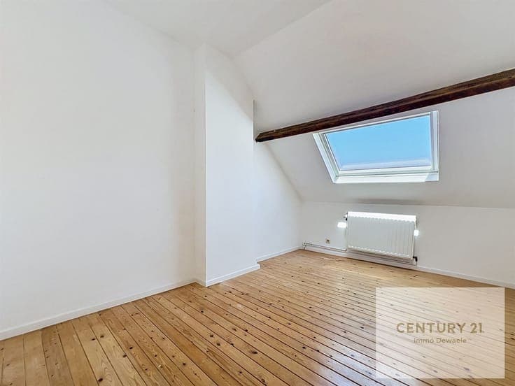 **UNDER OPTION** 3-bedroom house with a south-facing garden