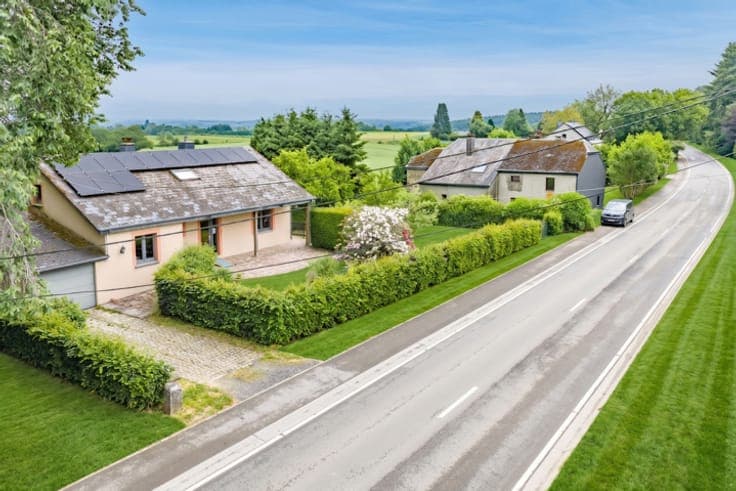 Charming Detached House in Léglise