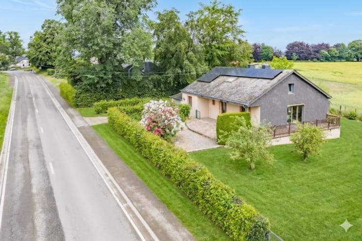 Charming Detached House in Léglise