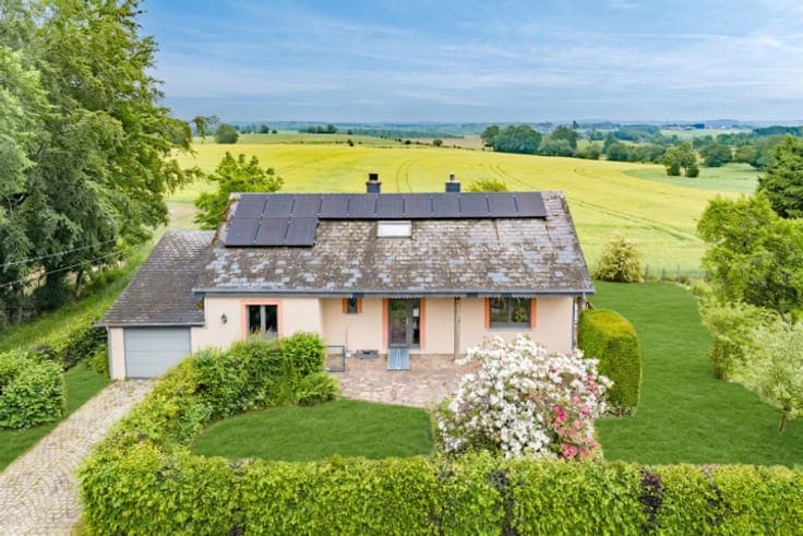 Charming Detached House in Léglise