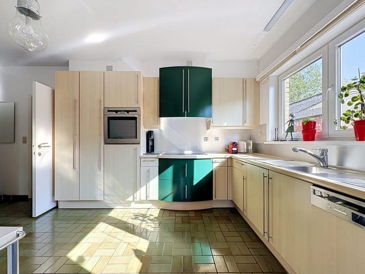 Ruime en zongerichte woning te koop te Wulpen.