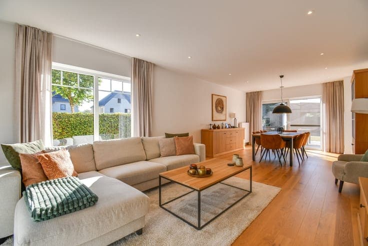 High-quality, energy-efficient family home with a sunny gard