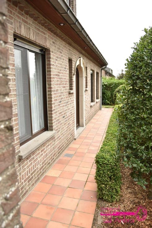 TIELTSTRAAT 194 - 8760 TIELT (MEULEBEKE)