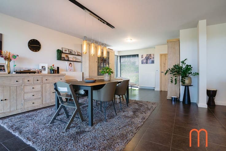 Move-in ready semi-detached home for sale in Zevekote (Gi...