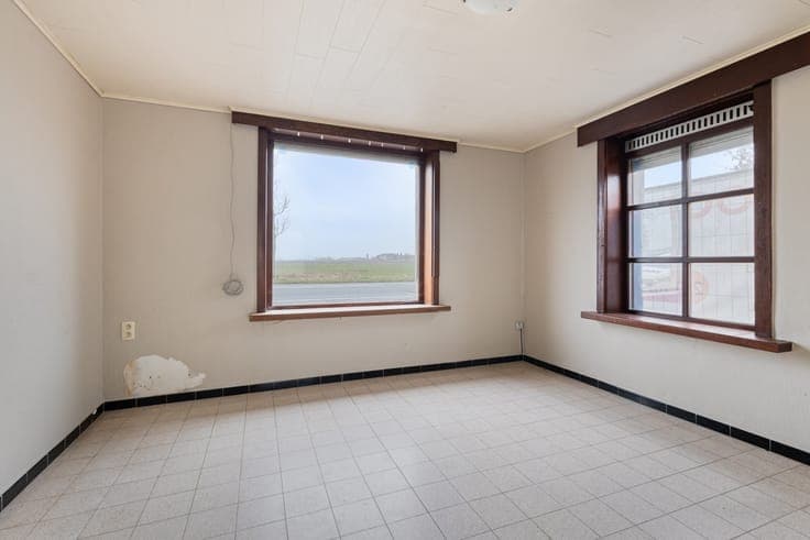 2 te renoveren / te slopen woningen met loods in Koekelar...