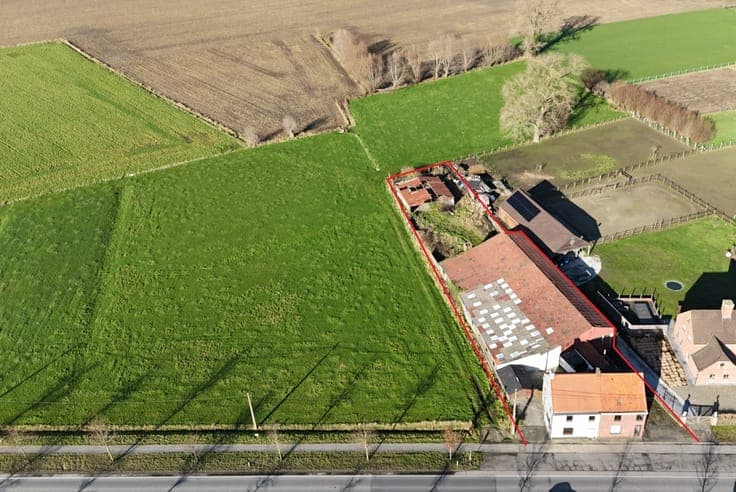 2 te renoveren / te slopen woningen met loods in Koekelar...