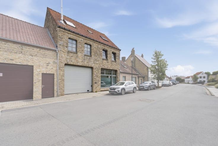 Spacious 3-bedroom house in Alveringem