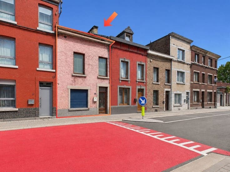 House for Renovation – 85 m² – 2 Bedrooms – Small Courtyard