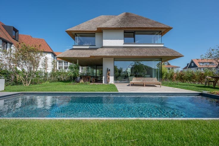 Luxurious detached villa in Knokke Duinenwater with a bea...
