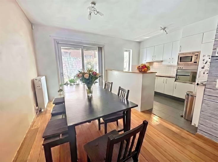 4 bedrooms, 3 beautiful terraces, and a large parking space